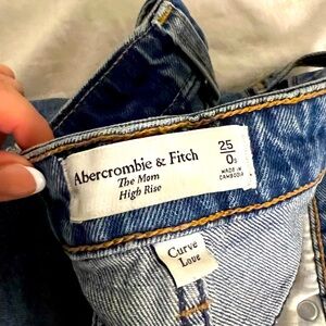 Abercrombie The Mom High Rise 25 Short Curve Love